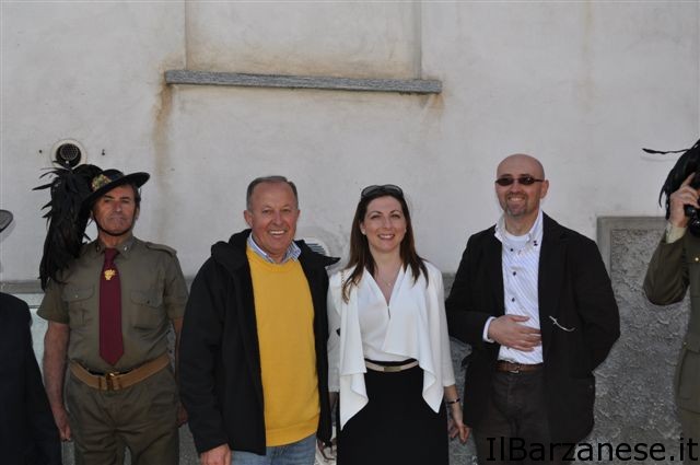 L'assessore alla Cultura e Comunicazione del comune di Cava Manara Valentina Prestigiovanni al centro con Stefano Cereda e Valentino Crippa
